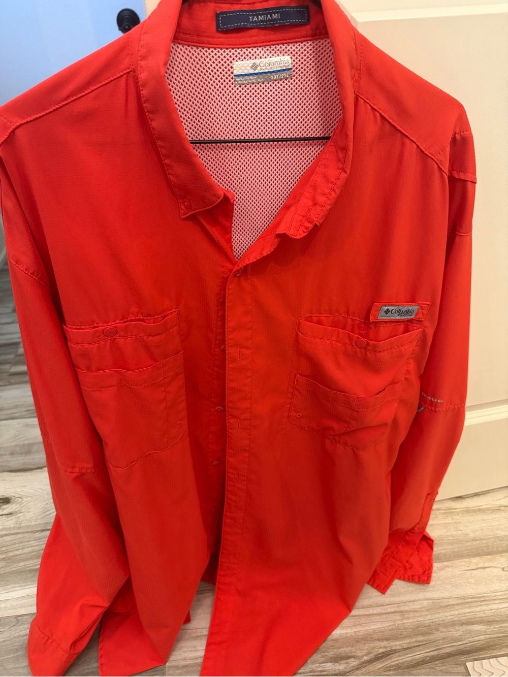 Columbia Men’s Bright Red Lightweight Fishing Shirt Jacket